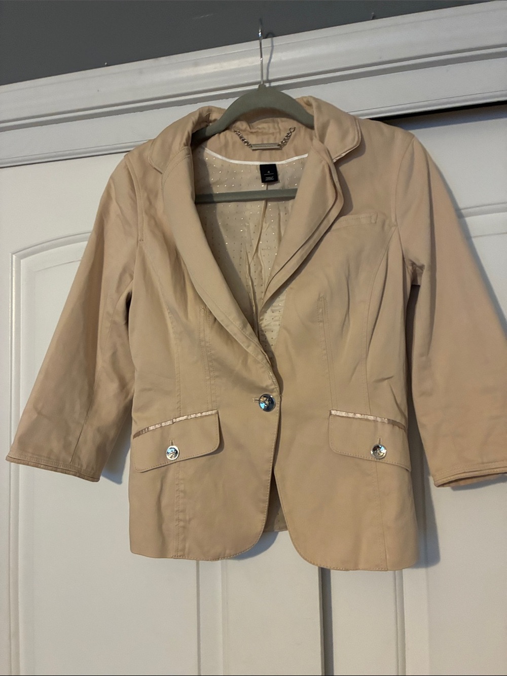 White House Black Market Beige Cropped Tailored Blazer